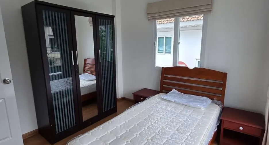 For rent 4 bedrooms house in Lat Krabang, Bangkok