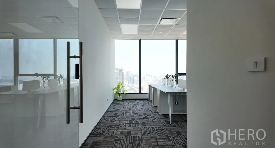 For rent office in Khlong Toei, Bangkok