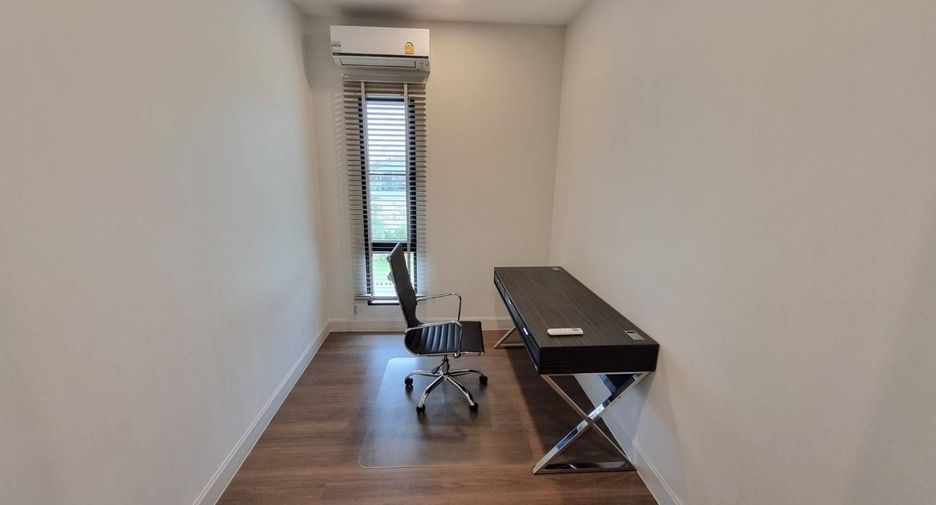 For sale and for rent 4 bedrooms house in Saphan Sung, Bangkok