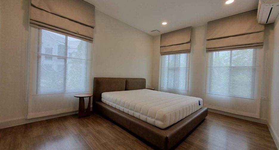For sale and for rent 4 bedrooms house in Saphan Sung, Bangkok