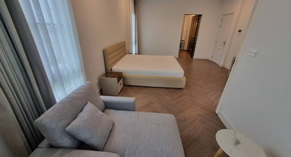 For sale and for rent 4 bedrooms house in Saphan Sung, Bangkok