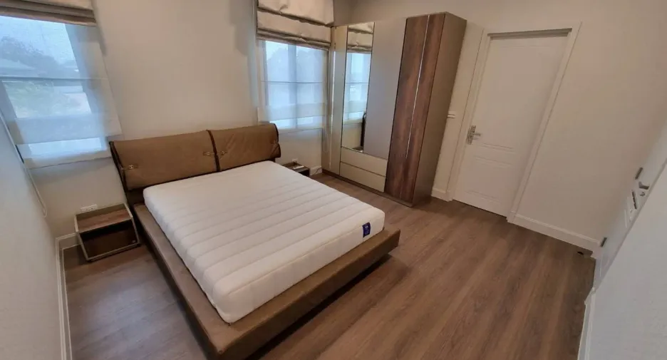 For sale and for rent 4 bedrooms house in Saphan Sung, Bangkok