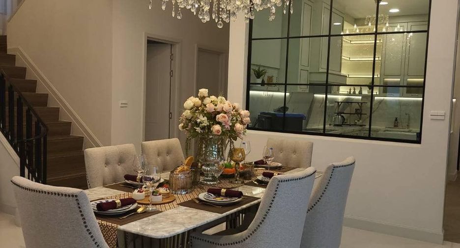 For rent 4 bedrooms house in Saphan Sung, Bangkok