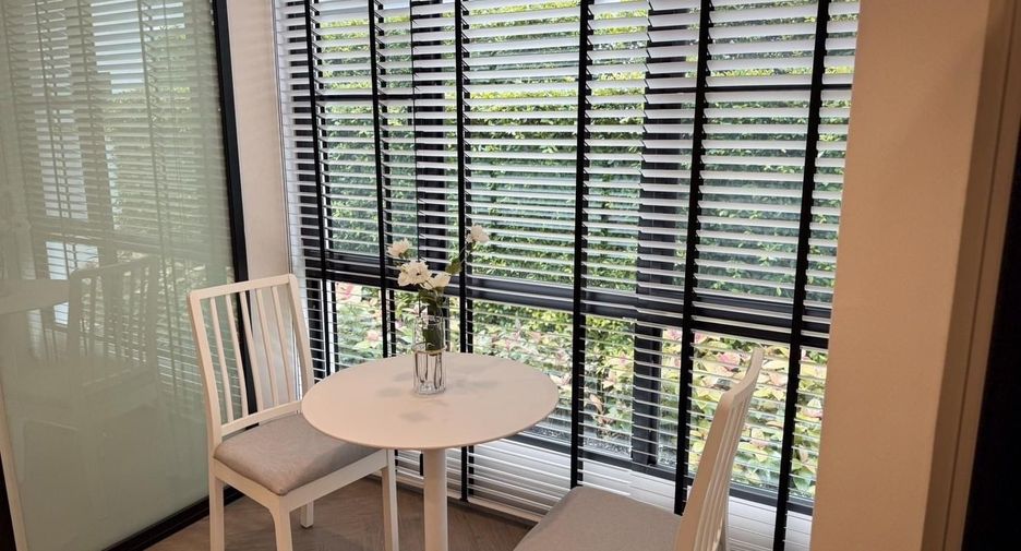 For rent and for sale 4 bedrooms house in Saphan Sung, Bangkok