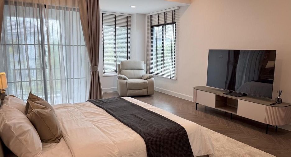 For rent and for sale 4 bedrooms house in Saphan Sung, Bangkok