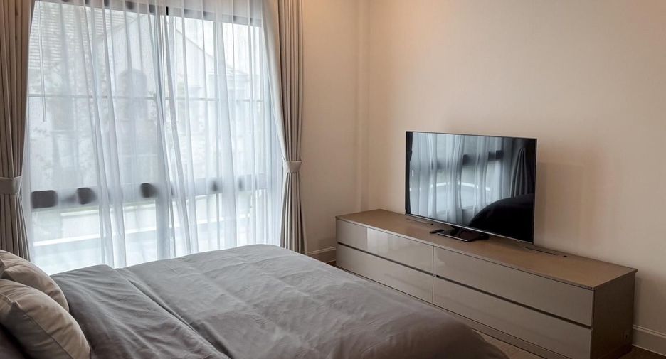 For rent and for sale 4 bedrooms house in Saphan Sung, Bangkok