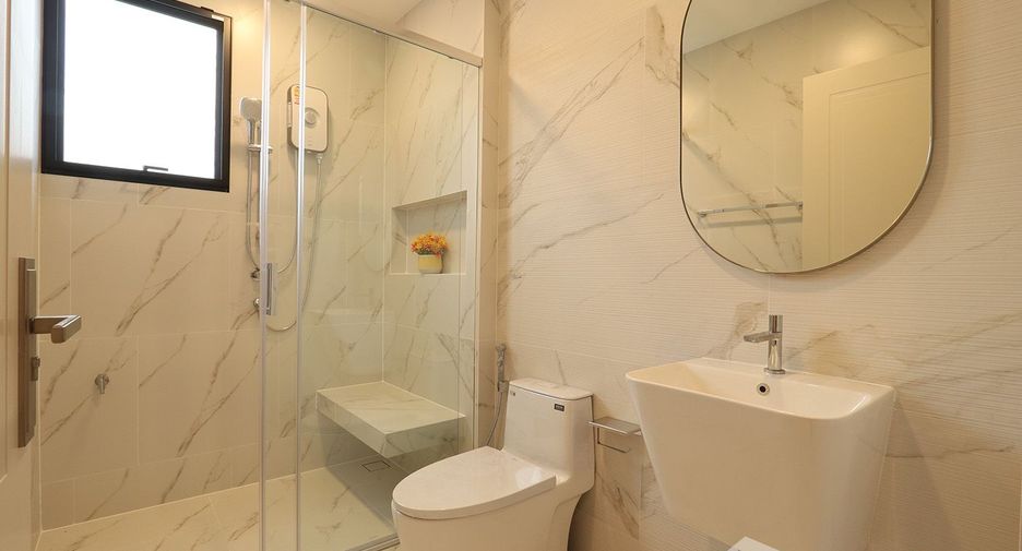 For rent 4 bedrooms house in Saphan Sung, Bangkok