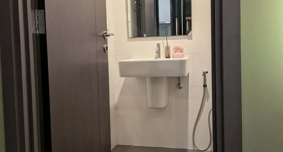 For rent 1 bed condo in Watthana, Bangkok