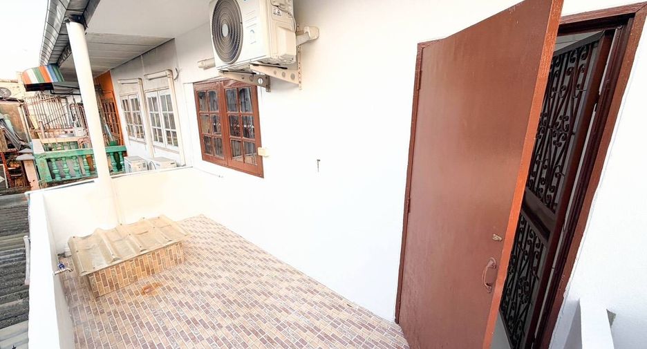 Reihenhaus zur Miete mit 3 Zimmer in Prawet, Bangkok