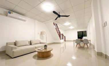 Reihenhaus zur Miete mit 3 Zimmer in Prawet, Bangkok