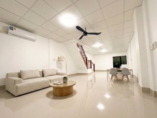 For rent 3 bedrooms townhouse in Prawet, Bangkok