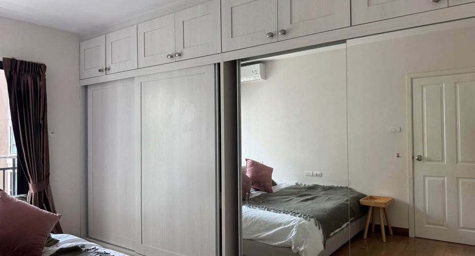 For rent 2 bedrooms condo in Bang Na, Bangkok