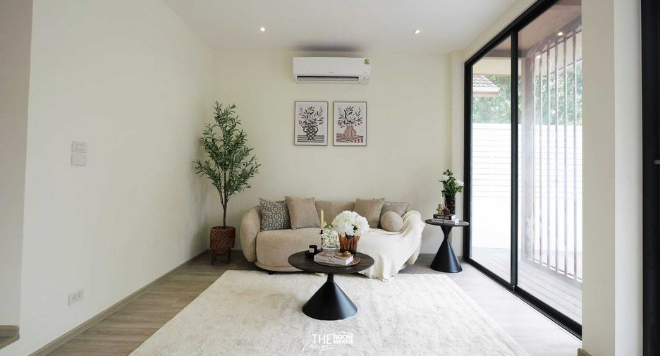 Haus zum Kauf mit 4 Zimmer in Watthana, Bangkok