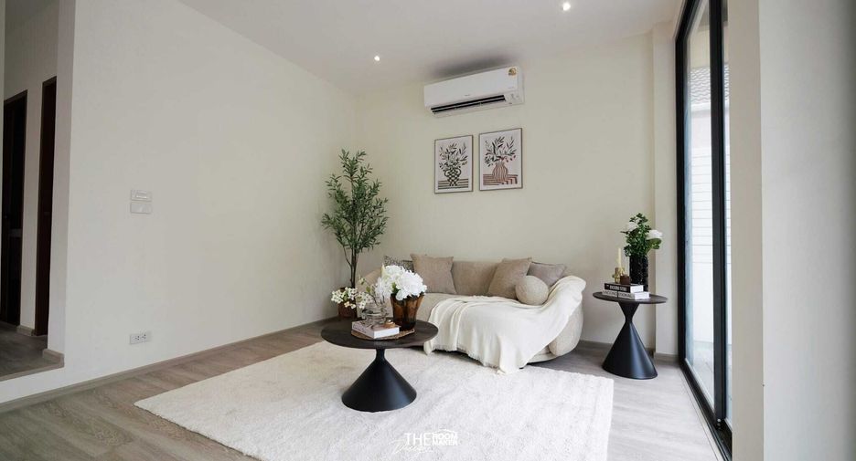 Haus zum Kauf mit 4 Zimmer in Watthana, Bangkok