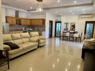 Casa en venta de 7 habitaciones en Bang Lamung, Chonburi
