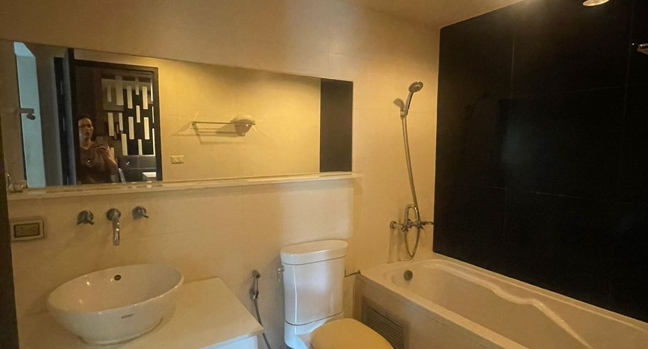 For rent 1 bed condo in Khlong Toei, Bangkok