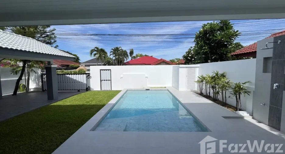 For sale 4 bedrooms house in Huay Yai, Pattaya