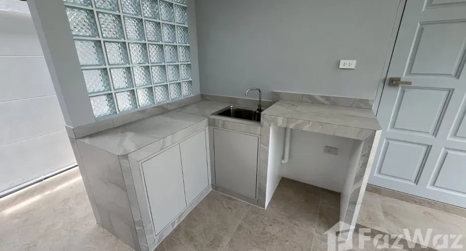 For sale 4 bedrooms house in Huay Yai, Pattaya