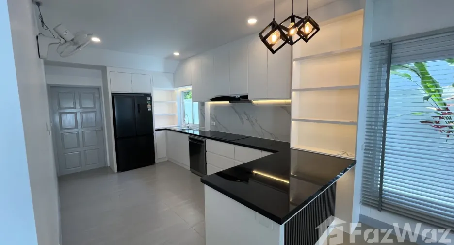 For sale 4 bedrooms house in Huay Yai, Pattaya