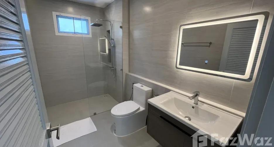 For sale 4 bedrooms house in Huay Yai, Pattaya