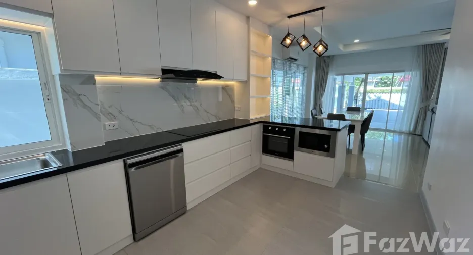 For sale 4 bedrooms house in Huay Yai, Pattaya
