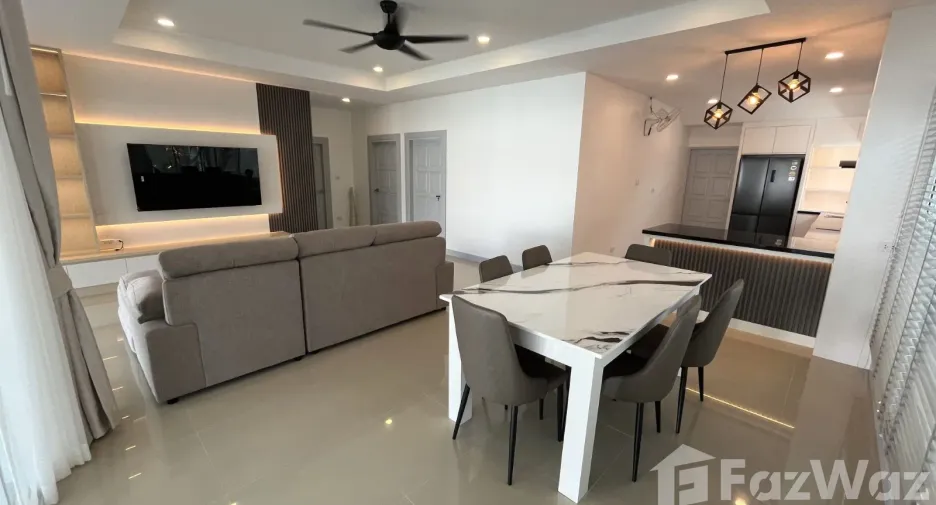 For sale 4 bedrooms house in Huay Yai, Pattaya