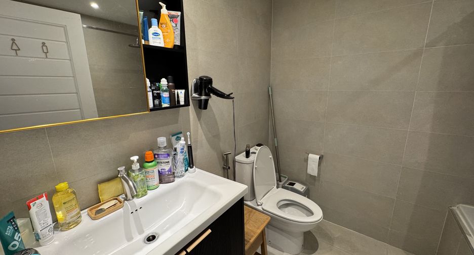 Condo en venta de 2 habitaciones en Khlong Toei, Bangkok