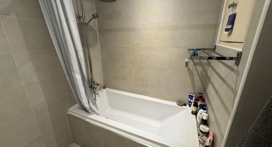 Condo en venta de 2 habitaciones en Khlong Toei, Bangkok