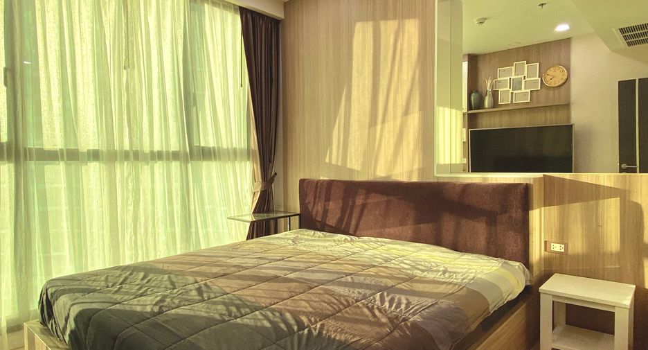 Продажа 2 спальни кондо в Йомтиен, Паттайя
