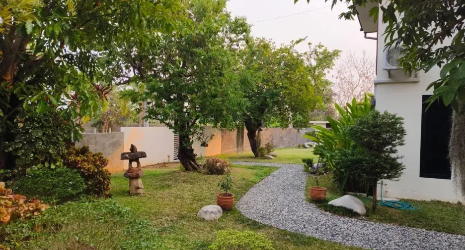 For rent 4 bedrooms villa in Doi Saket, Chiang Mai
