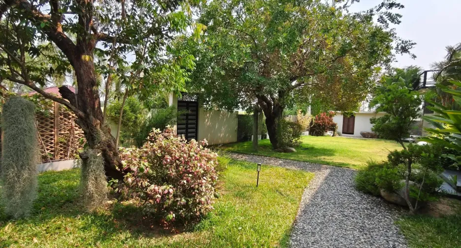 For rent 4 bedrooms villa in Doi Saket, Chiang Mai