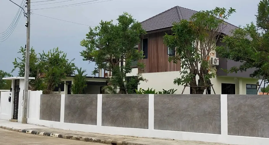 For rent 4 bedrooms villa in Doi Saket, Chiang Mai