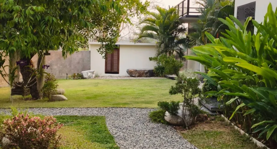 For rent 4 bedrooms villa in Doi Saket, Chiang Mai