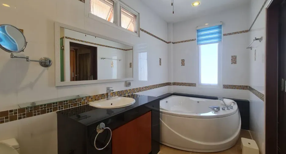 For rent 5 bedrooms house in Mueang Phuket, Phuket