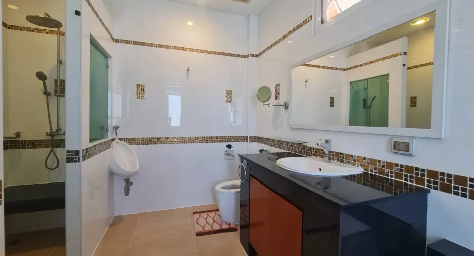 For rent 5 bedrooms house in Mueang Phuket, Phuket