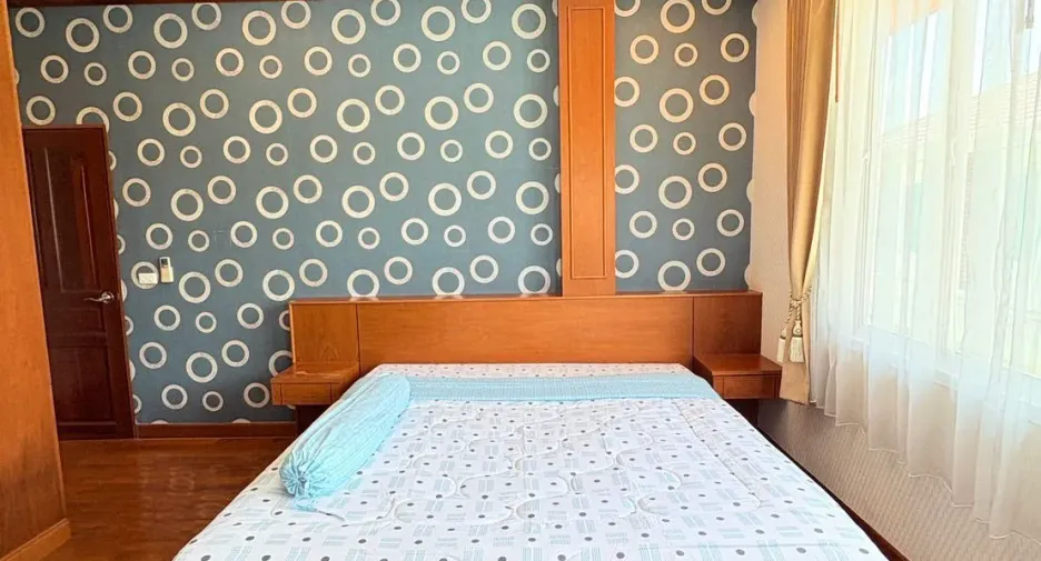For rent 5 bedrooms house in Mueang Phuket, Phuket