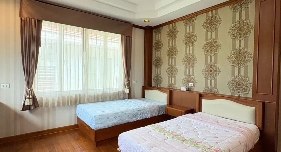 For rent 5 bedrooms house in Mueang Phuket, Phuket