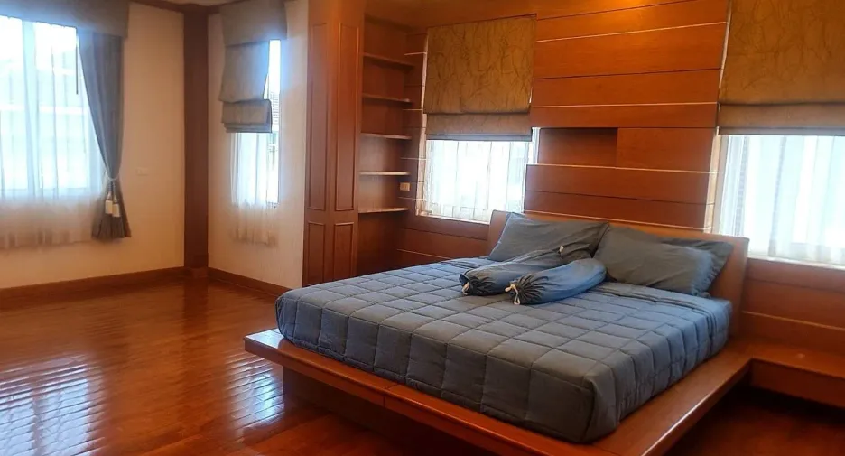 For rent 5 bedrooms house in Mueang Phuket, Phuket