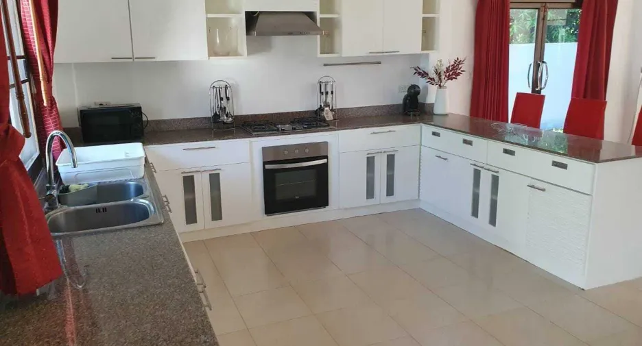 For rent 4 bedrooms house in Thalang, Phuket