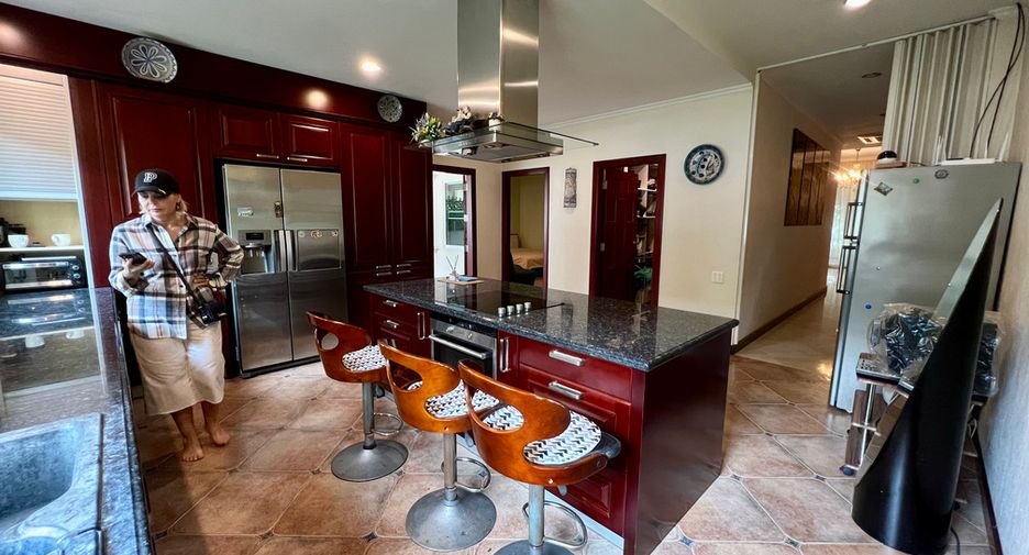 For sale 3 bedrooms condo in Sattahip, Chonburi