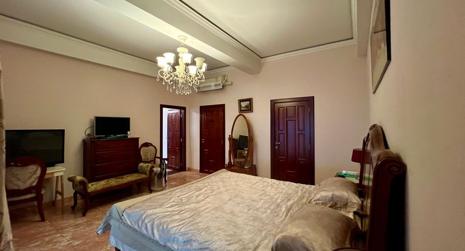 For sale 3 bedrooms condo in Sattahip, Chonburi