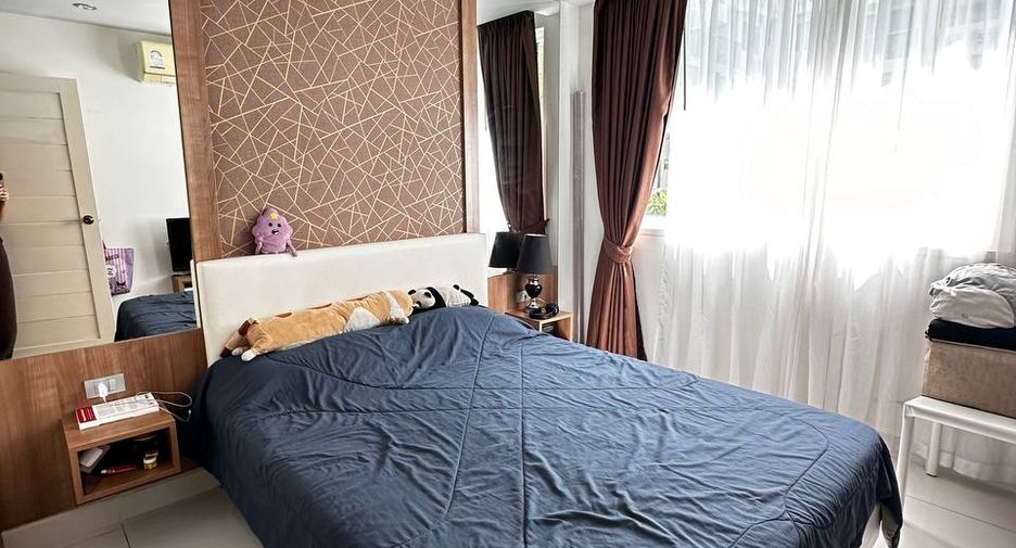 Продажа 2 спальни кондо в Йомтиен, Паттайя