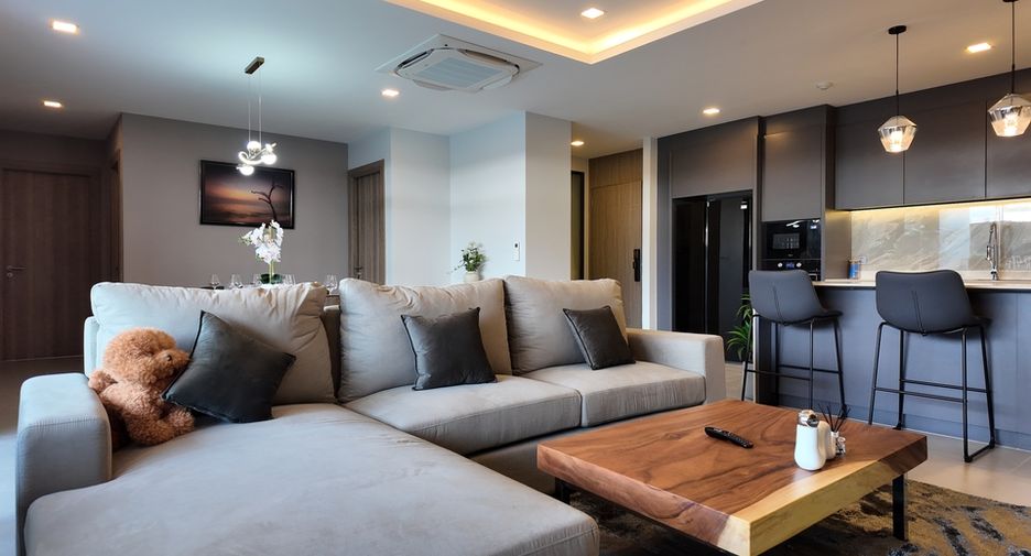 For sale 3 bedrooms condo in Jomtien, Pattaya