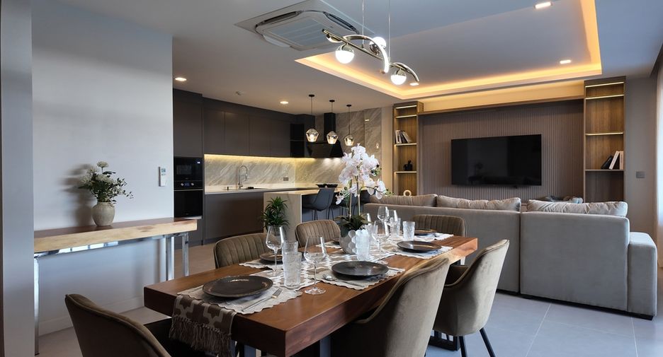 For sale 3 bedrooms condo in Jomtien, Pattaya