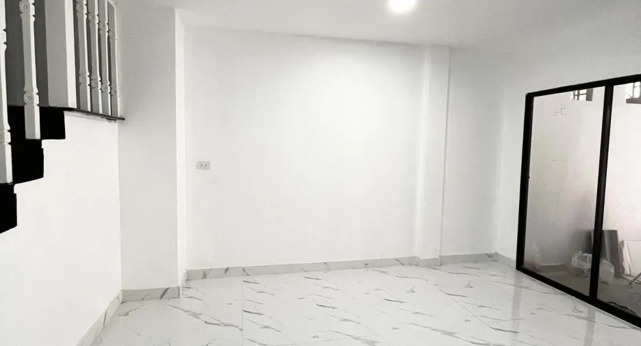For rent 4 bedrooms townhouse in Bang Khen, Bangkok