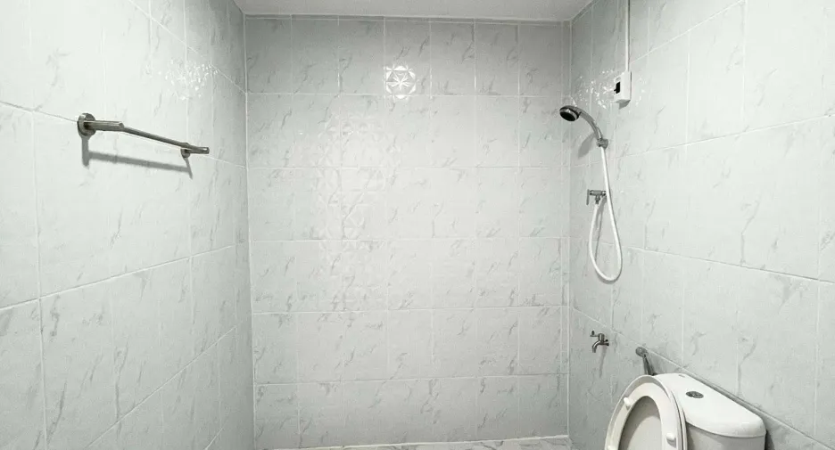 For rent 4 bedrooms townhouse in Bang Khen, Bangkok
