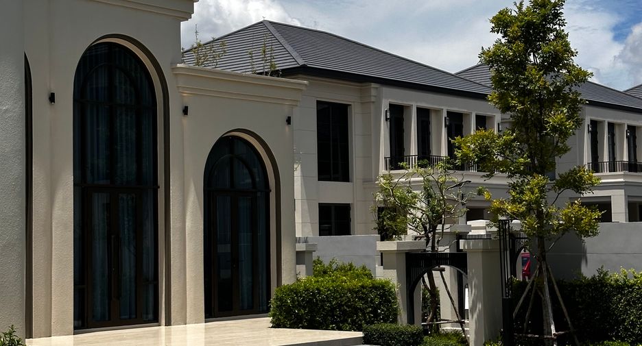 For sale 4 bedrooms villa in Bang Lamung, Chonburi