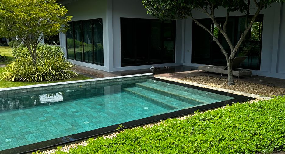 For sale 4 bedrooms villa in Bang Lamung, Chonburi