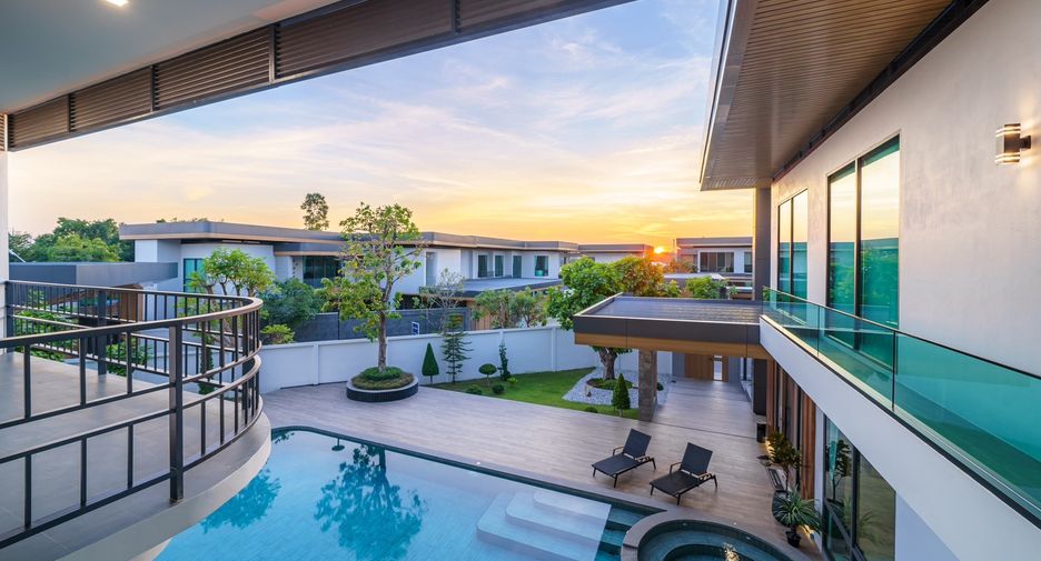 For sale 6 bedrooms villa in East Pattaya, Pattaya