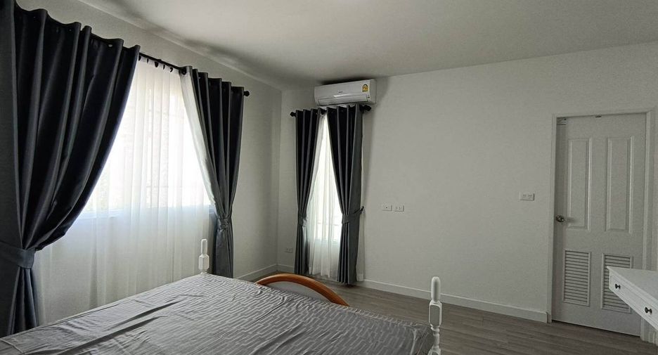 For sale 3 bedrooms townhouse in Huay Yai, Pattaya